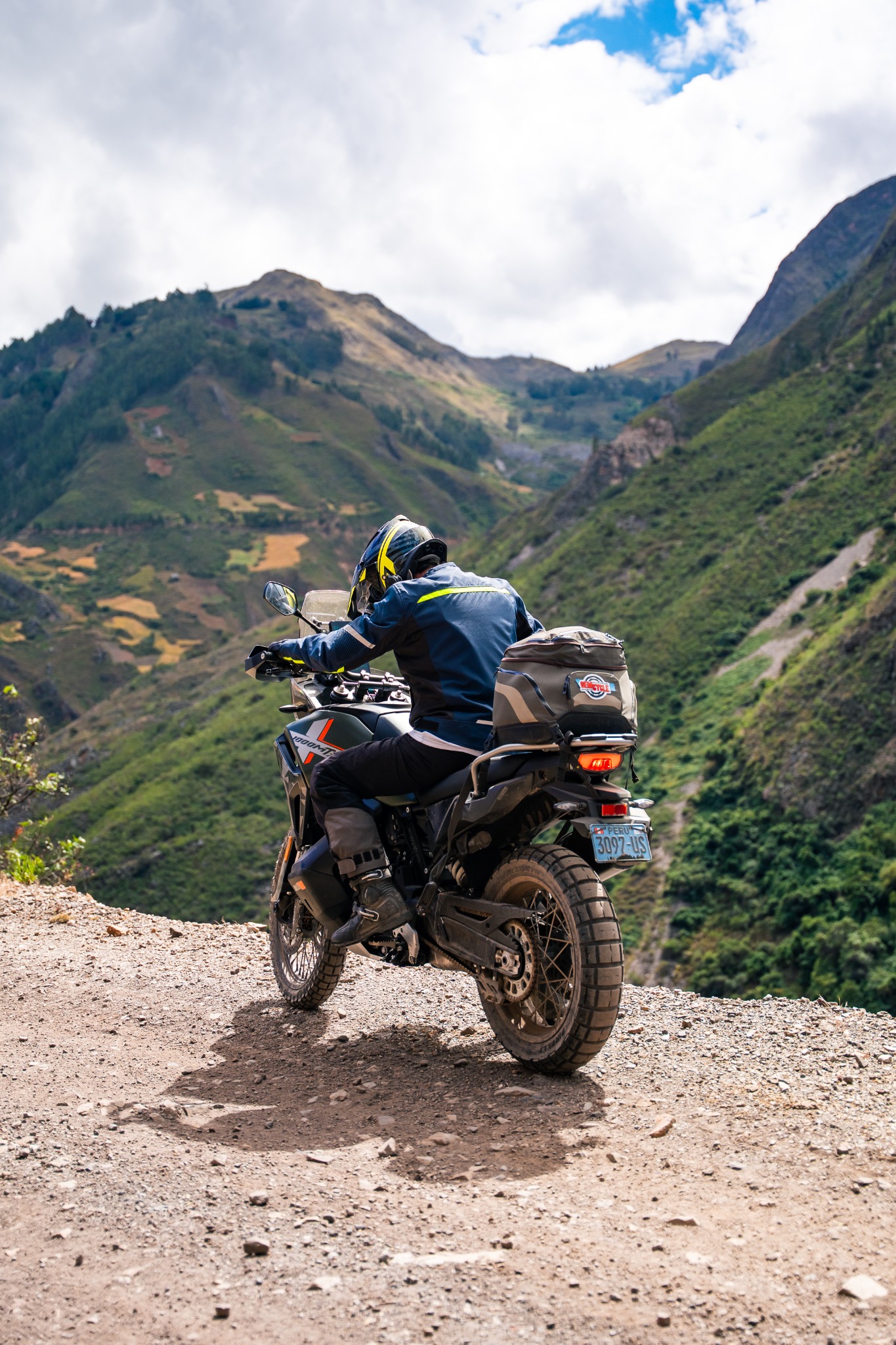 CFMOTO 1000MT-X en ruta